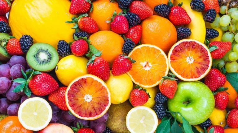 é importante evitar o consumo de mais de 3 porções de frutas por dia