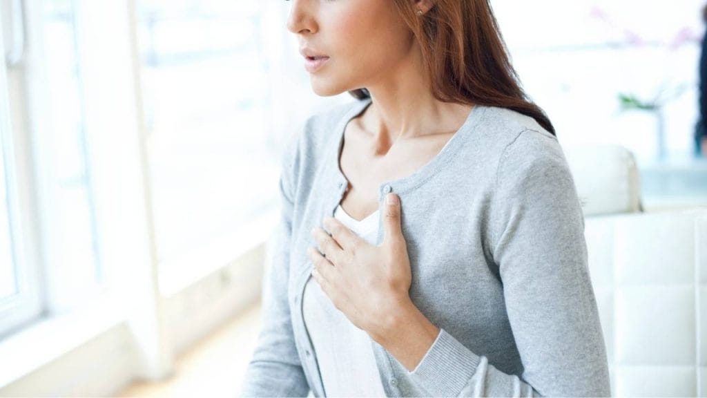 A asma normalmente se manifesta pela falta de ar e pressão no peito.