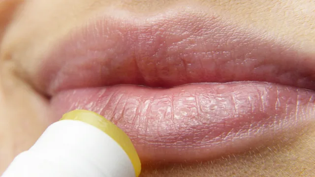 o protetor labial é um produto formulado para proteger os lábios da poluição, ressecamento e do sol