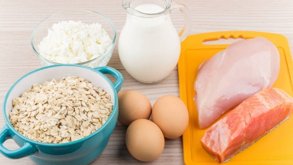 Alimentação a base de proteínas e carboidratos ajuda a garantir melhores resultando durante e no pós treino.