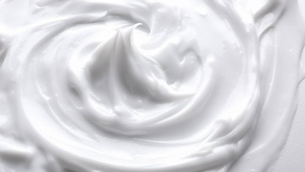 Na imagem, a superfície de um creme hidratante.