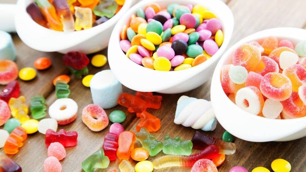Balas, chocolates e outros doces aumentam a glicose após o almoço.