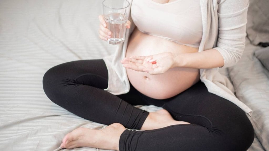 As vitaminas para gestantes devem ser consumidas somente com a orientação médica.