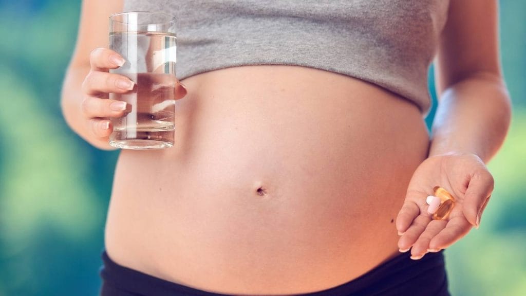 Tomar suplementos vitamínicos durante a gestação pode ser uma opção para repor a vitamina C.