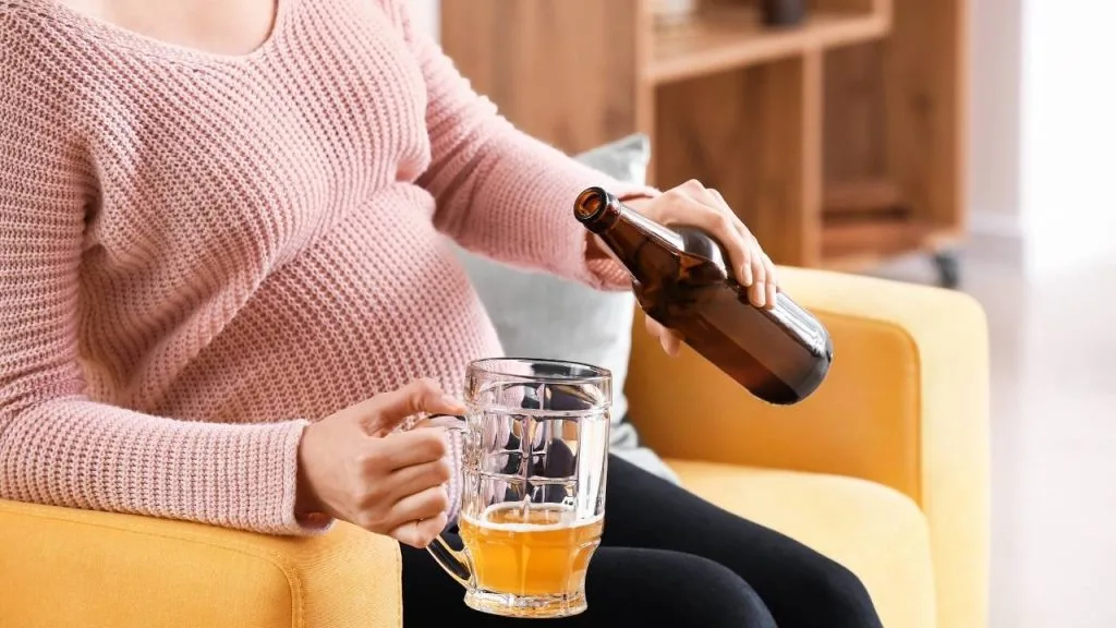 Vinho e alguns tipos de cerveja em poucas quantidades são bebidas que pode beber amamentando.