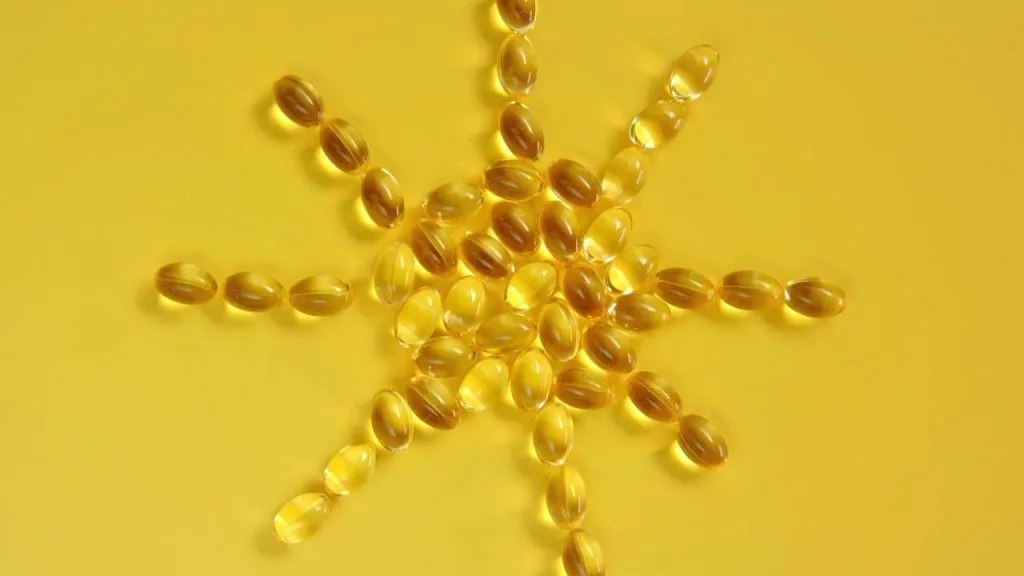 cápsulas amarelas de vitamina d