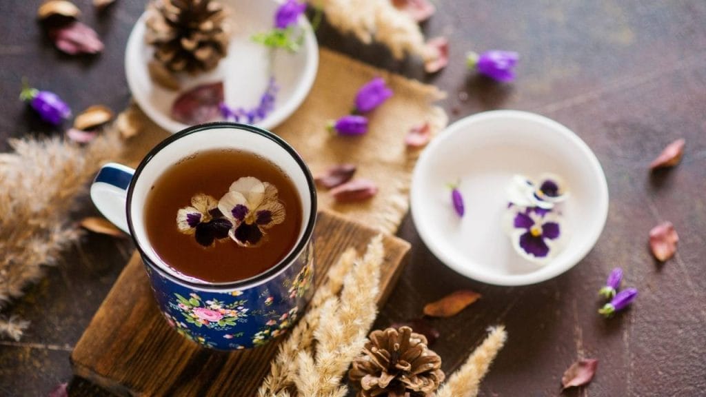 a flor possui propriedades calmantes que ajudam a diminuir a tosse seca