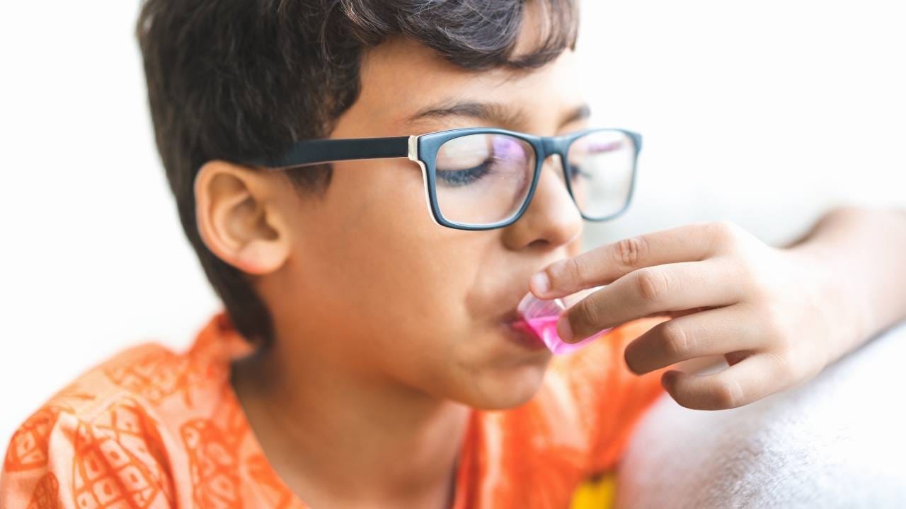 Saiba quais as opções e como usar expectorante infantil.