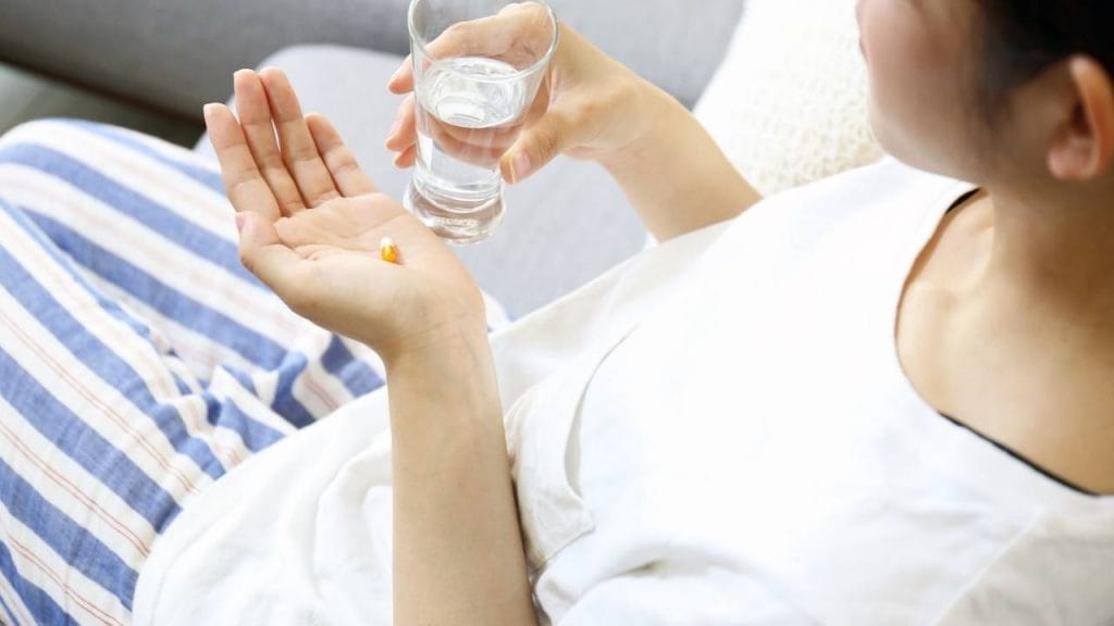 O uso de remédio durante a amamentação deve ser feito com acompanhamento médico.