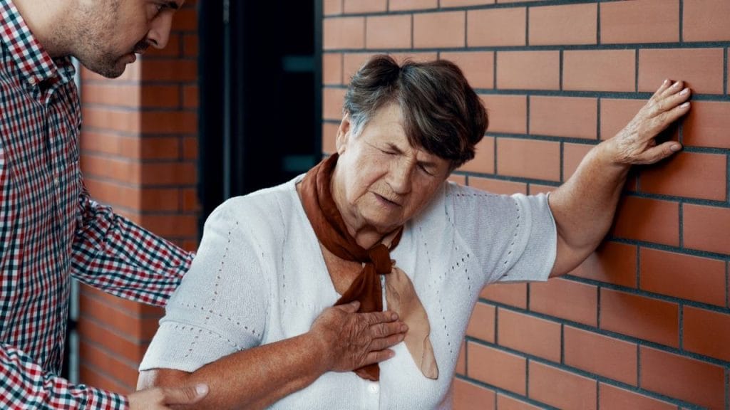 Pessoas com problemas cardíacos devem redobrar a atenção sempre que sentir falta de ar.