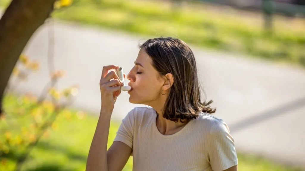 O pólen das flores é um dos agentes que mais desencadeiam crises de asma.