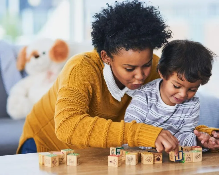 Veja como cuidar da saúde mental na infância e adolescência