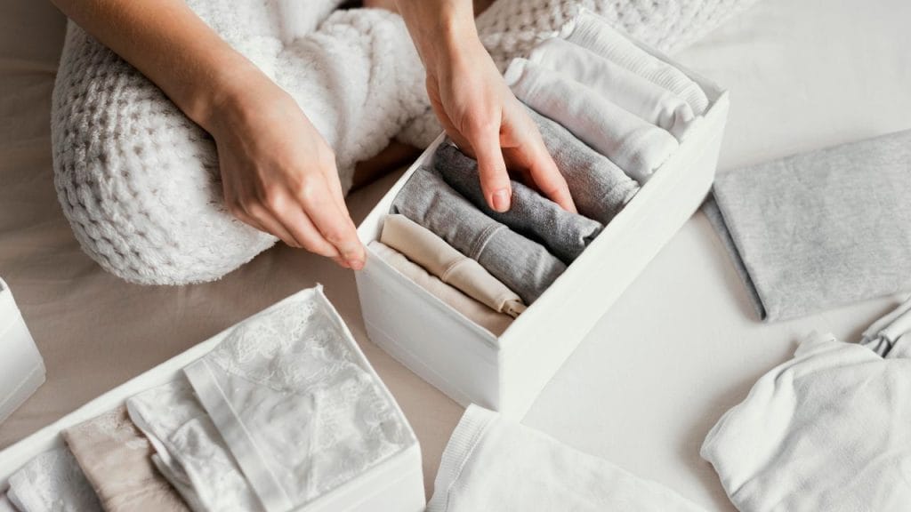 O hábito de deixar as coisas organizadas e alinhadas pode ser um dos sintomas do TOC.