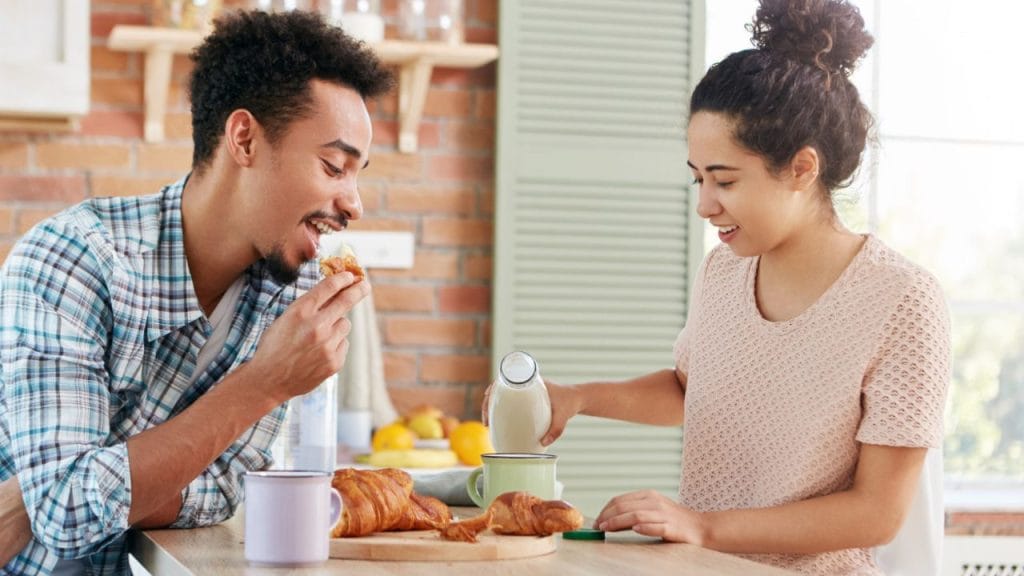 Pular alguma refeição, faz com que a fome seja duplamente maior quando for comer novamente.
