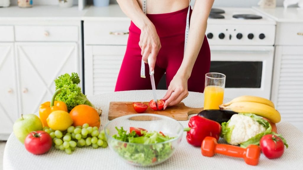 Uma alimentação equilibrada e rica em nutrientes é a base para emagrecer de forma saudável.