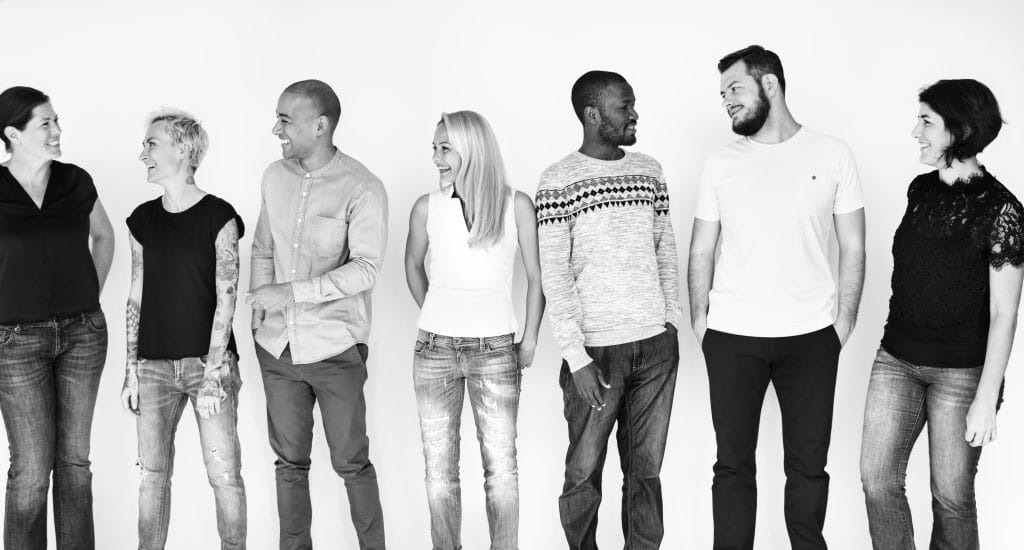 O vírus pode atingir qualquer pessoa independente do gênero ou idade.