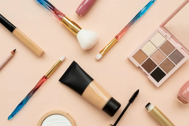 Guia completo de maquiagem para iniciantes: saiba o que você precisa