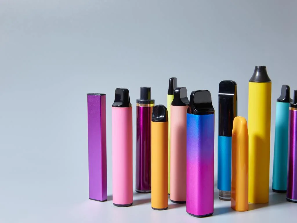 O que  vape? Entenda os riscos do cigarro eletrnico - Farmadelivery
